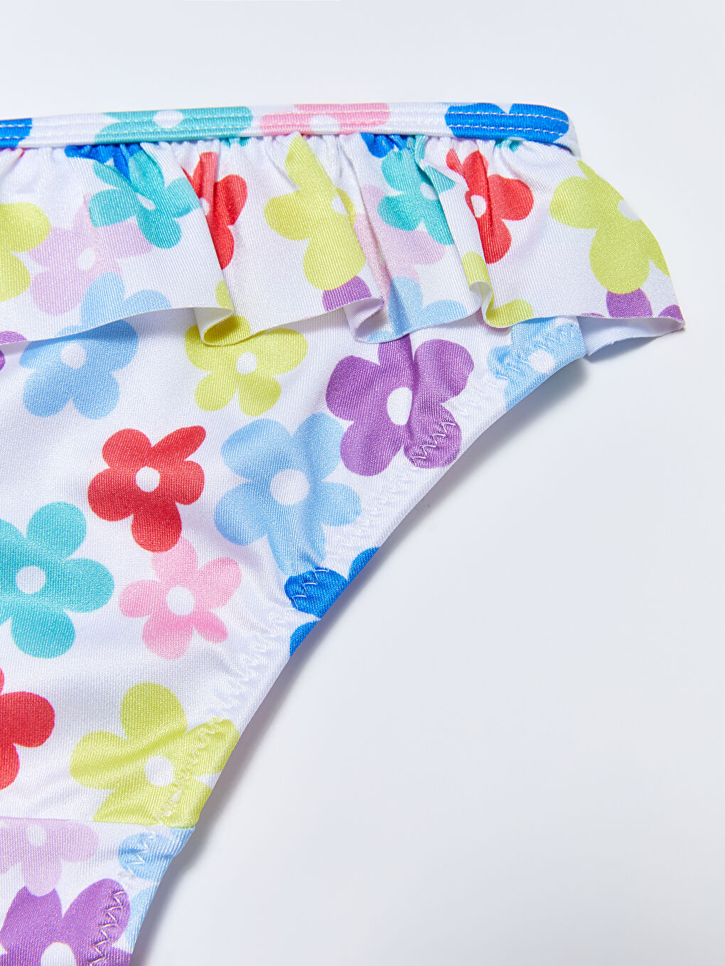 LCW baby Beyaz Baskılı Esnek Kumaştan Kız Bebek Bikini Takımı 3'lü - 2