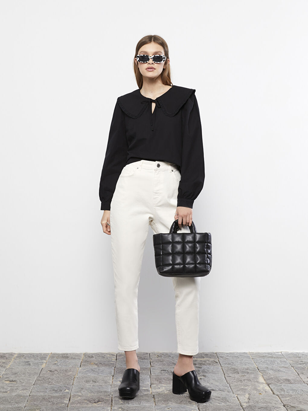 Siyah Bebe Yaka Düz Kısa Kollu Poplin Kadın Bluz