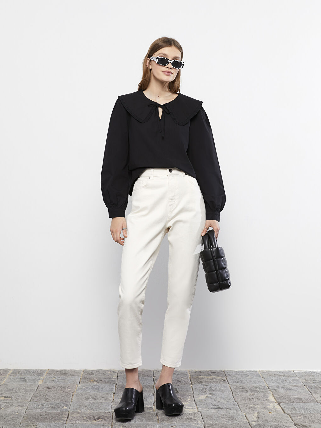 Siyah Bebe Yaka Düz Kısa Kollu Poplin Kadın Bluz-1