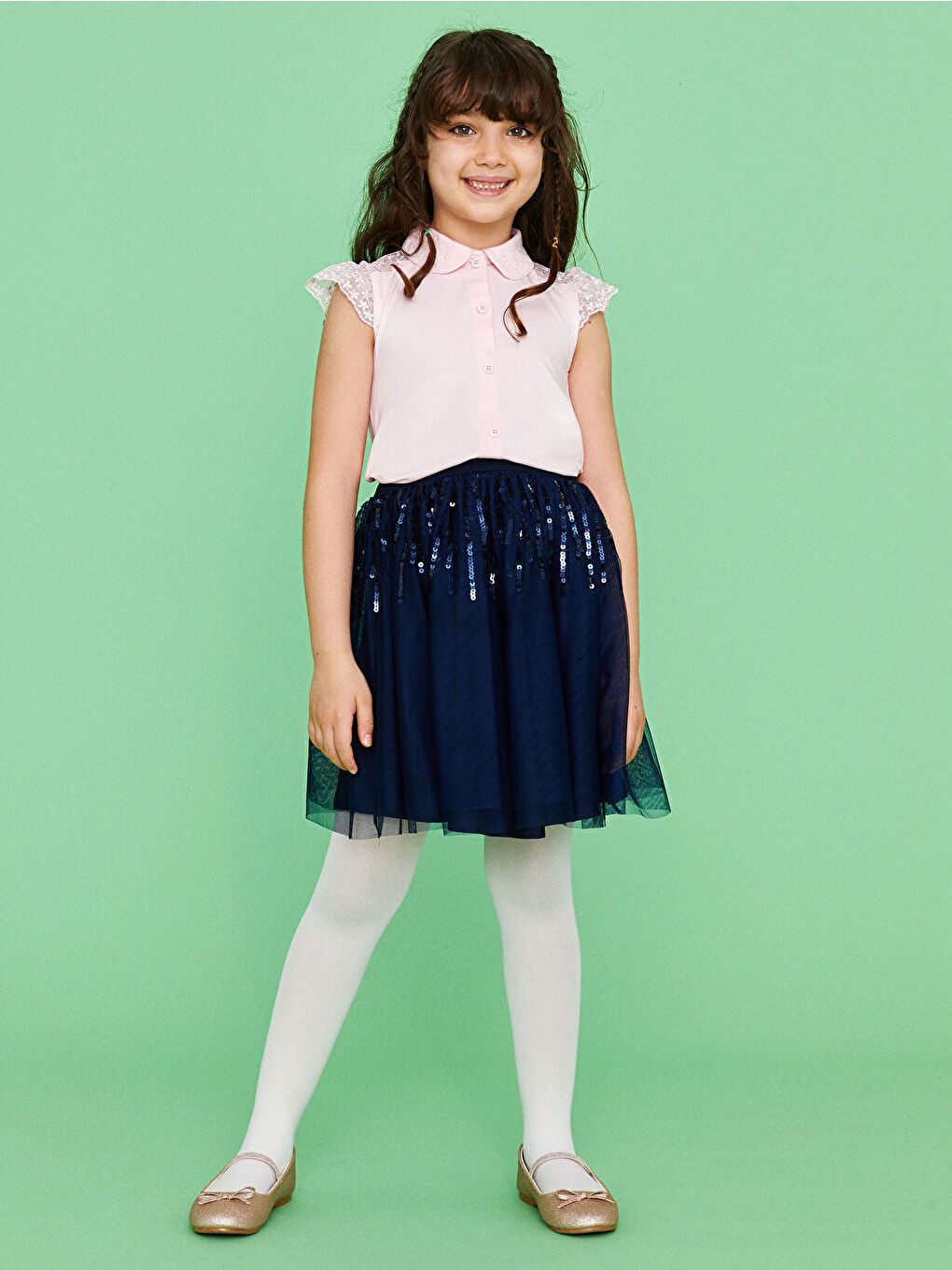 بلوزة للبنات بكم قصير بتفاصيل دانتيل