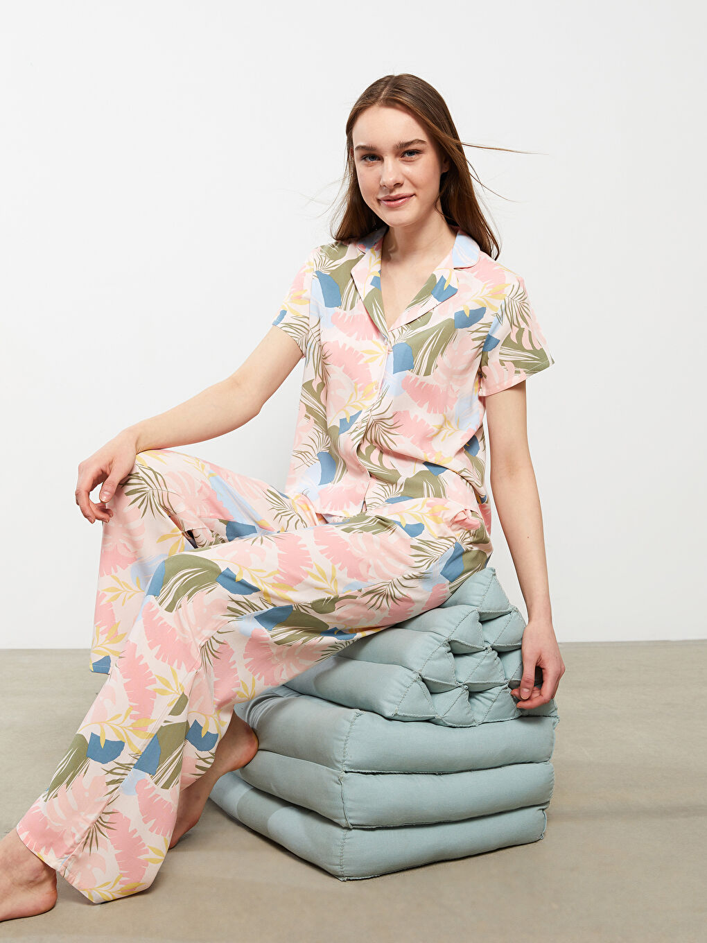 Pembe Gömlek Yaka Desenli Kısa Kollu Viskon Kadın Pijama Takımı-2