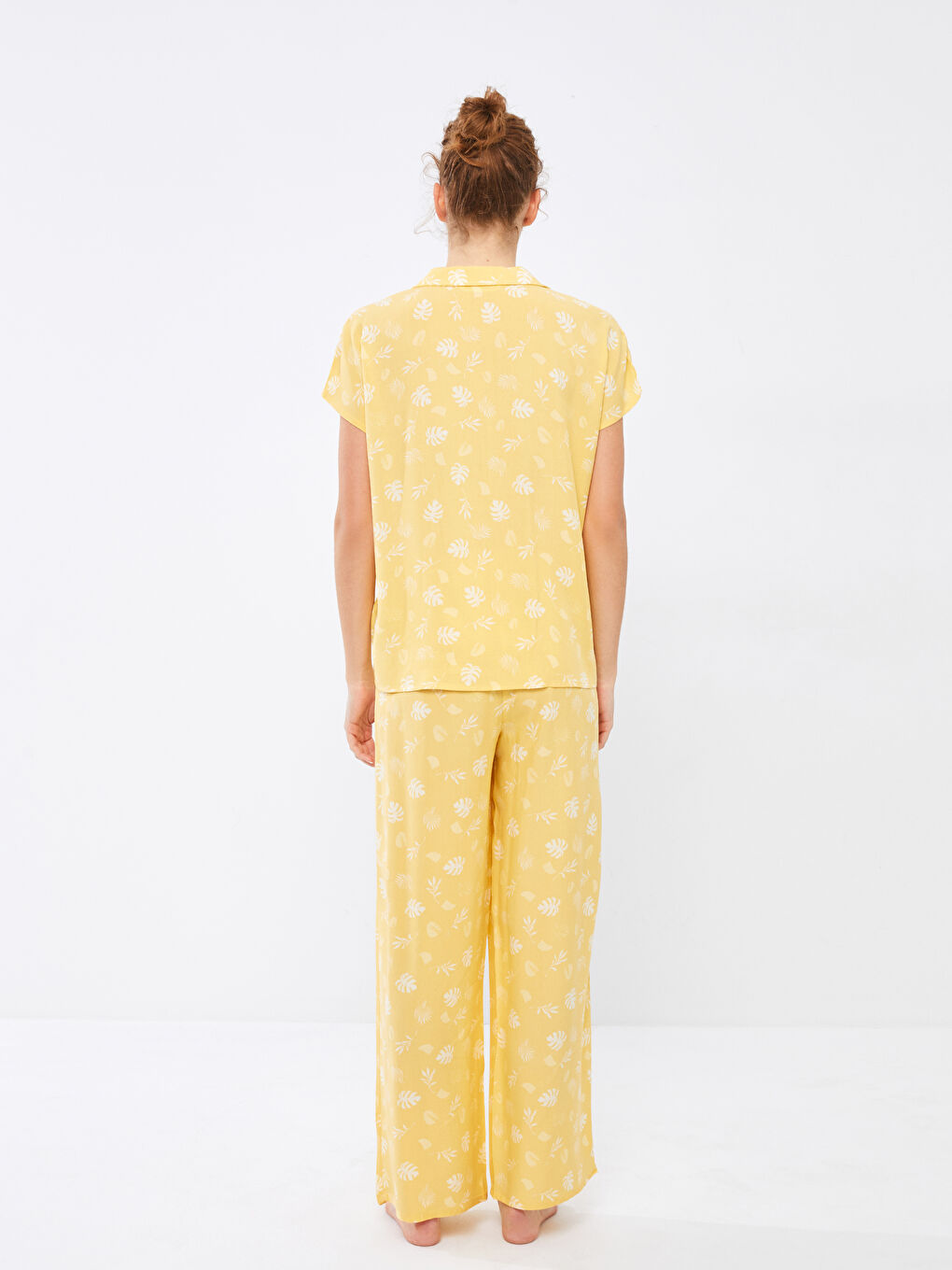 Sarı Gömlek Yaka Desenli Kısa Kollu Viskon Kadın Pijama Takımı-4
