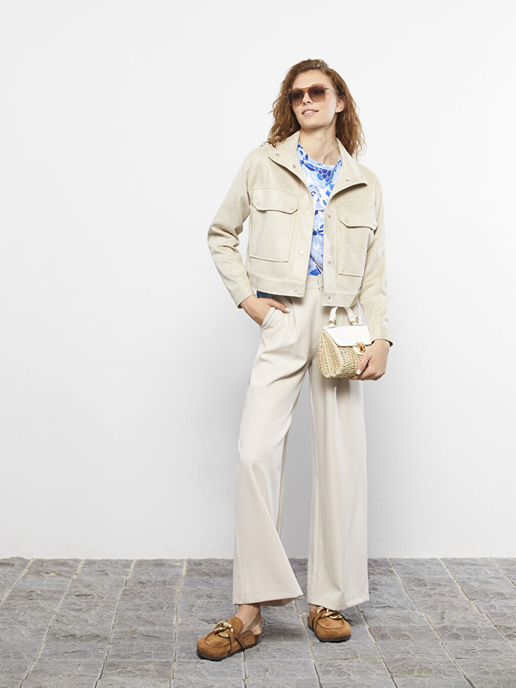 Bej Dik Yaka Kadın Deri Görünümlü Mont-2