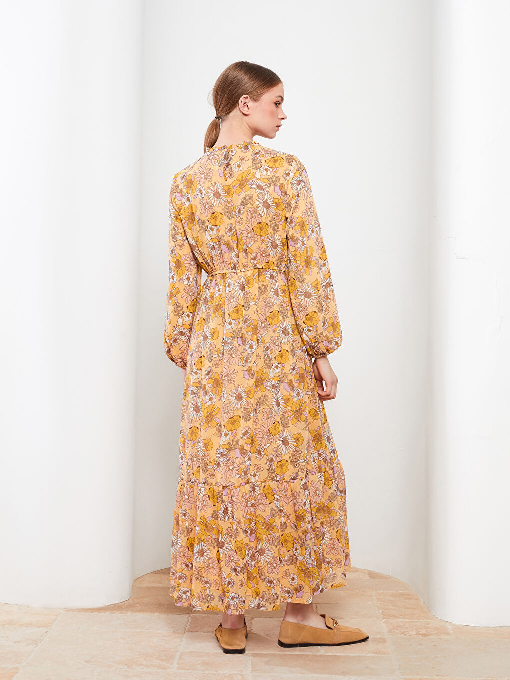 Sarı Fırfırlı Dik Yaka Çiçekli Uzun Kollu Kadın Şifon Elbise-3