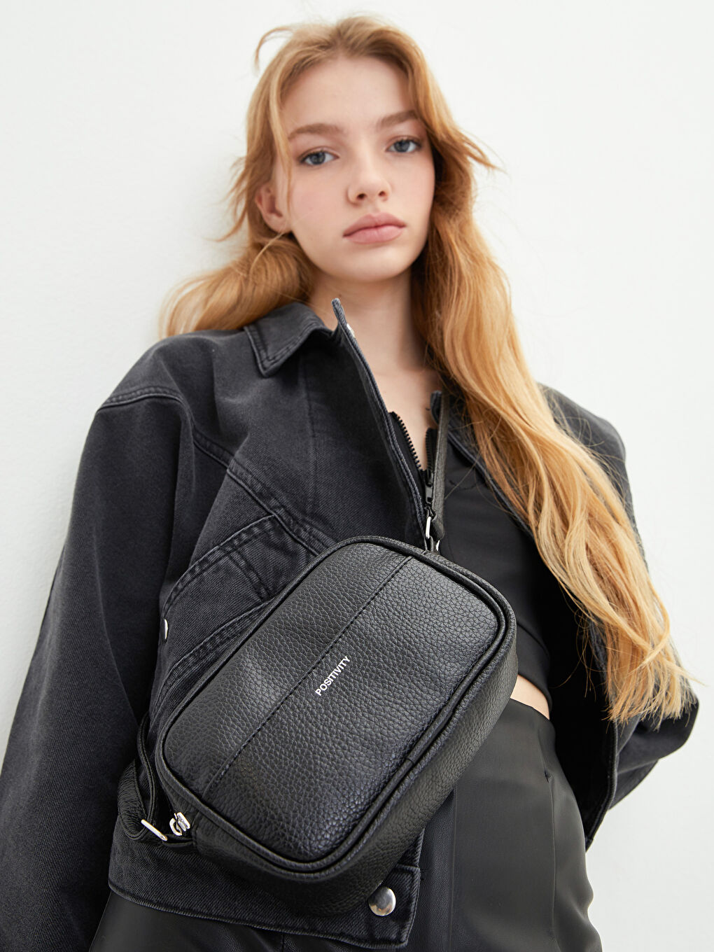 Deri Görünümlü Kadın Çapraz Çanta