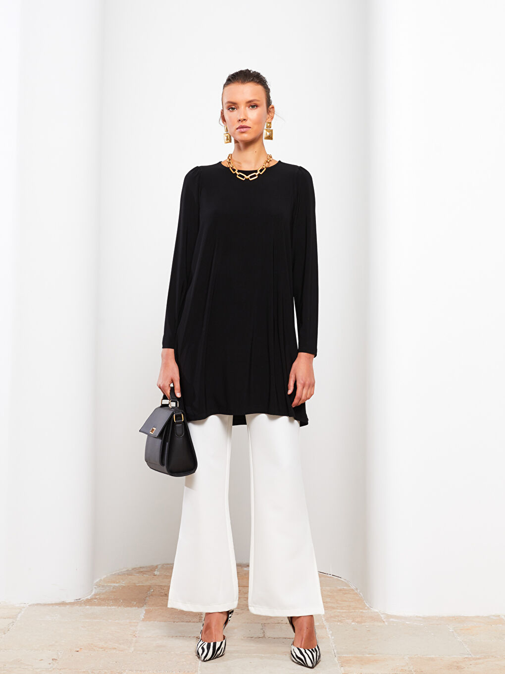 Siyah Bisiklet Yaka Düz Uzun Kollu Kadın Tunik