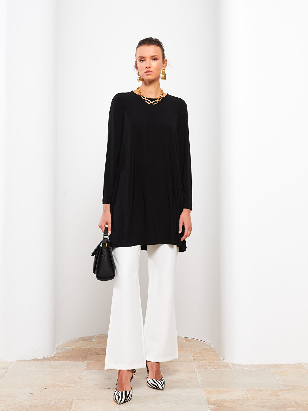 Siyah Bisiklet Yaka Düz Uzun Kollu Kadın Tunik-1