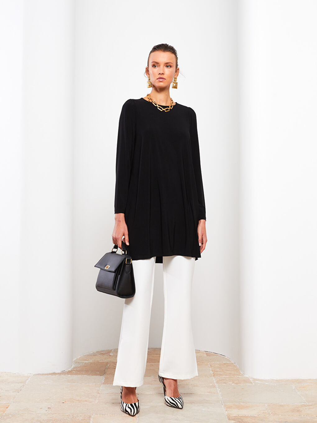 Siyah Bisiklet Yaka Düz Uzun Kollu Kadın Tunik-2