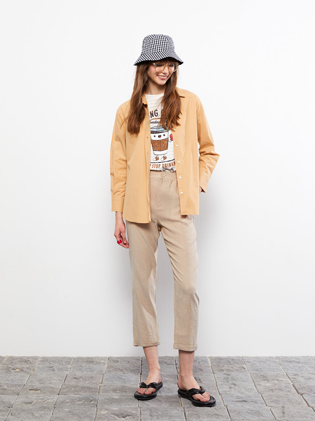 Bej Önden Düğme Kapamalı Düz Uzun Kollu Pamuklu Kadın Gömlek-2