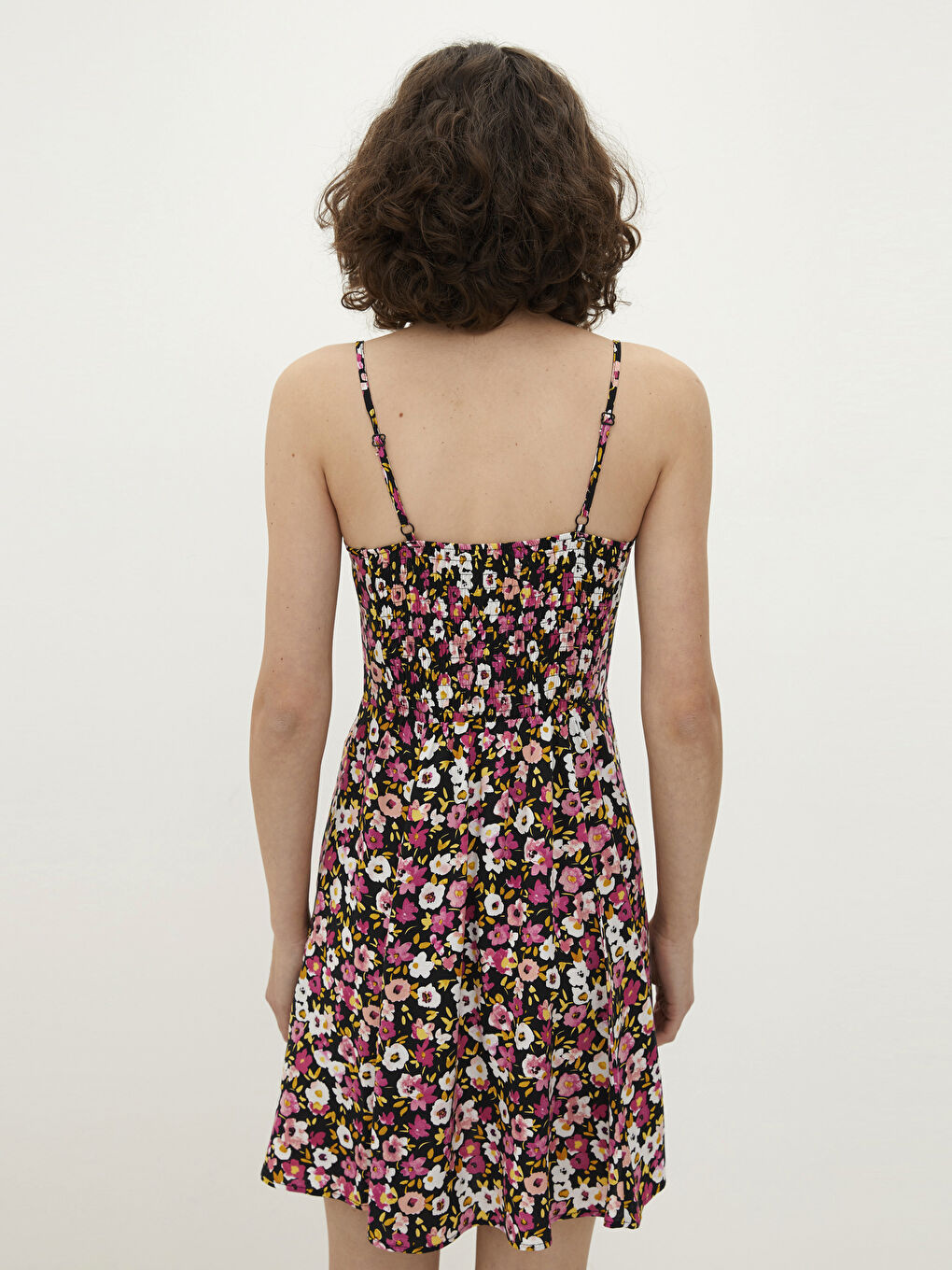 Sarı V Yaka Çiçekli Askılı Poplin Kadın Elbise-4