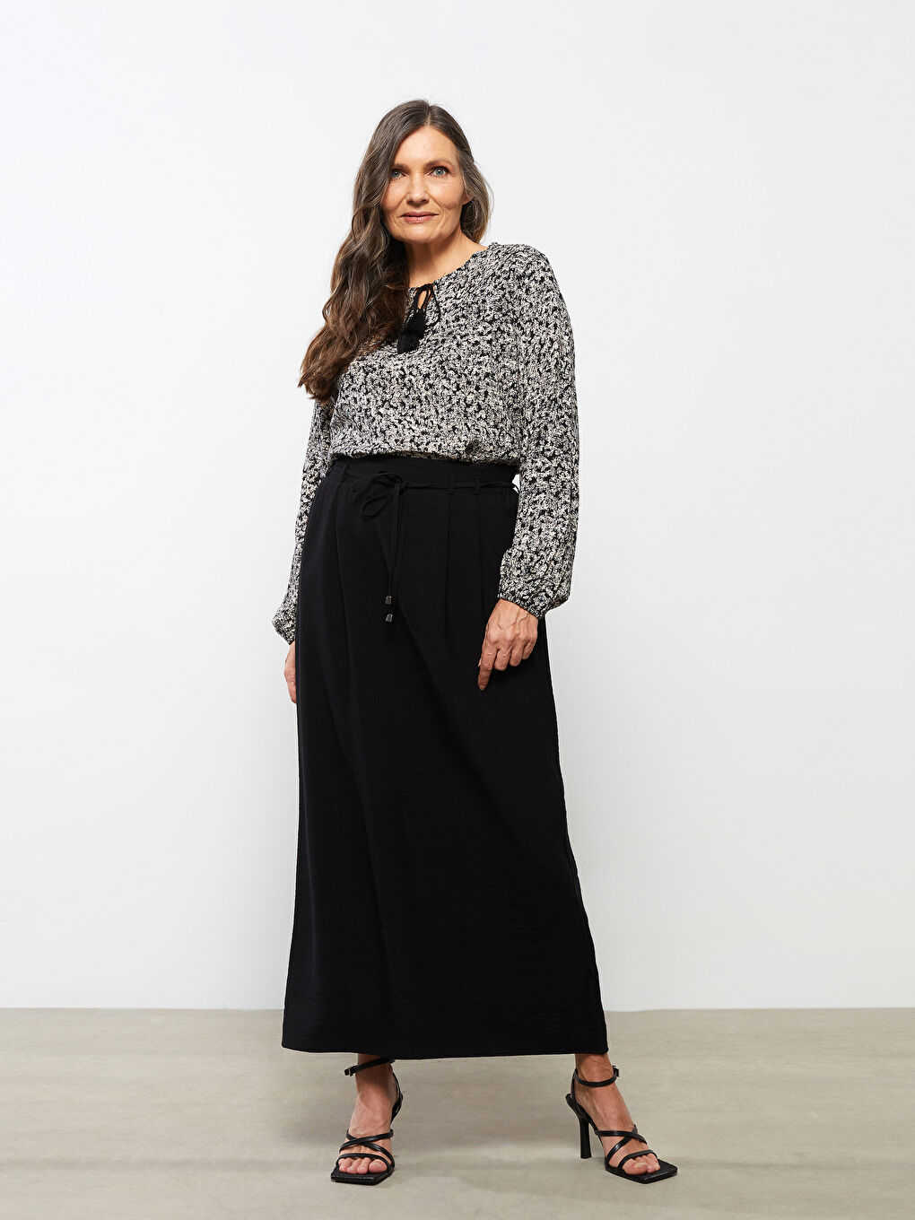 Siyah Beli Lastikli Düz A Kesim Kadın Etek