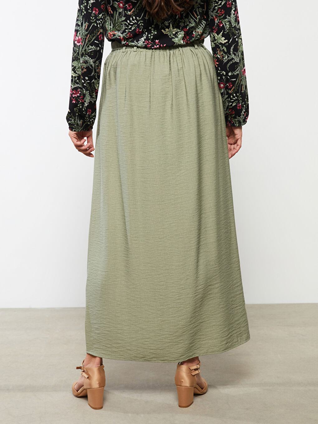 Yeşil Beli Lastikli Düz A Kesim Kadın Etek-4