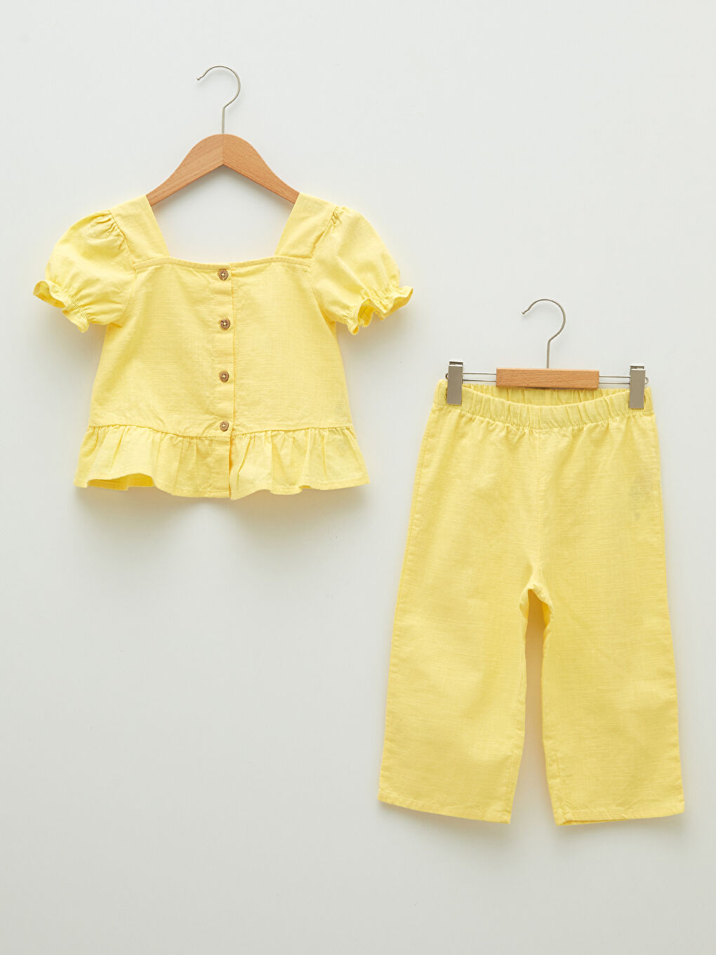 بلوزة وبنطلون بياقة مربعة وكم قصير سادة - طقم 2 قطع لبنات رضع