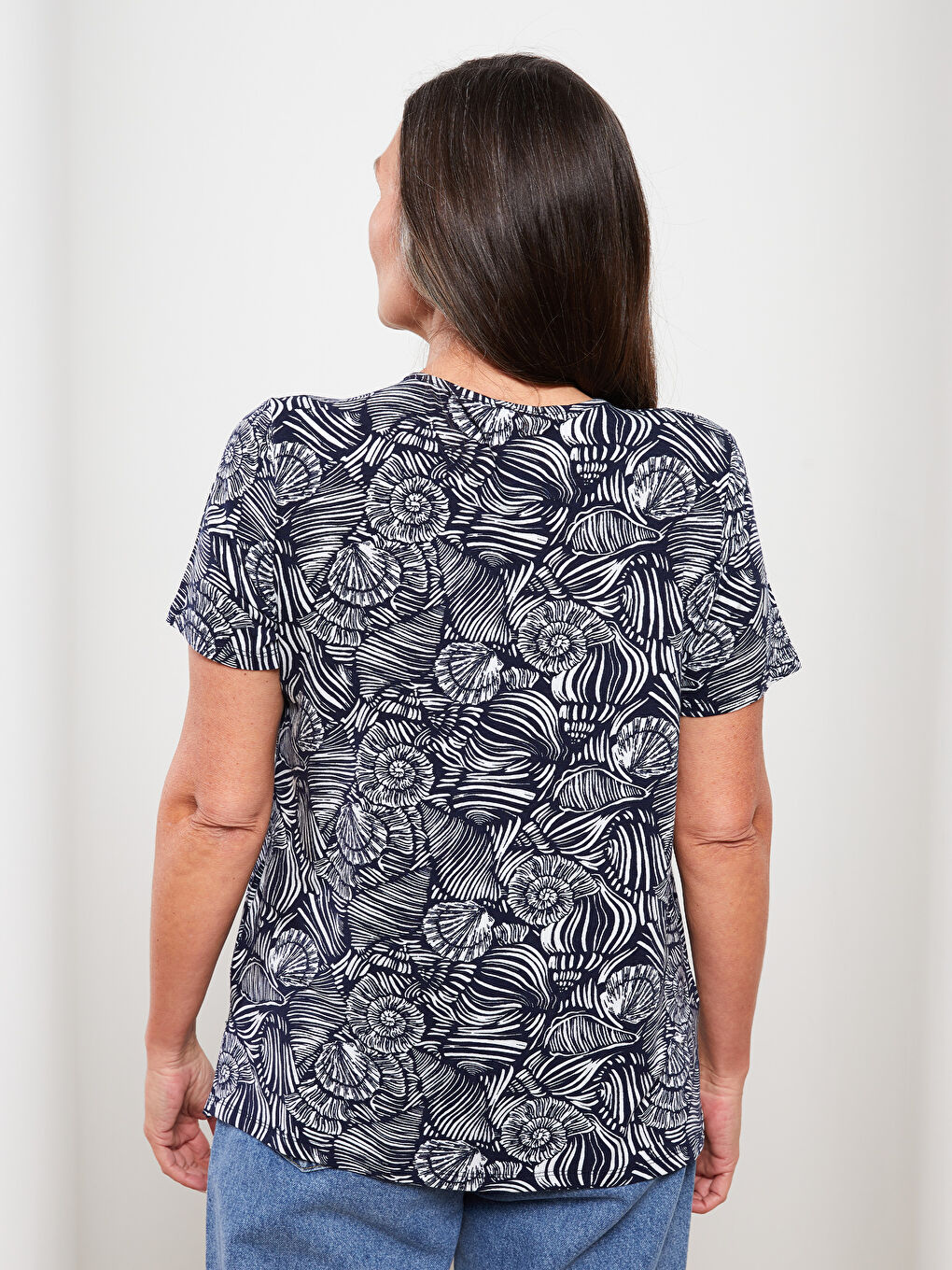 Футболка с V-образным вырезом, цветочным принтом и коротким рукавом для женщин-4