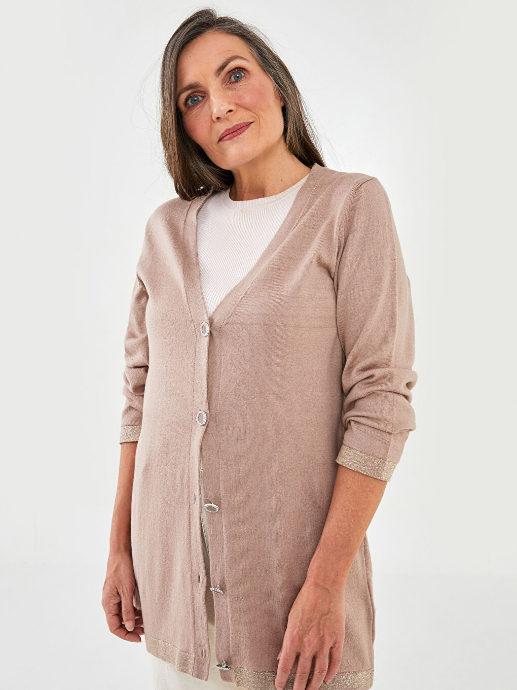 كارديجان تريكو نسائي بفتحة رقبة على شكل حرف V-1