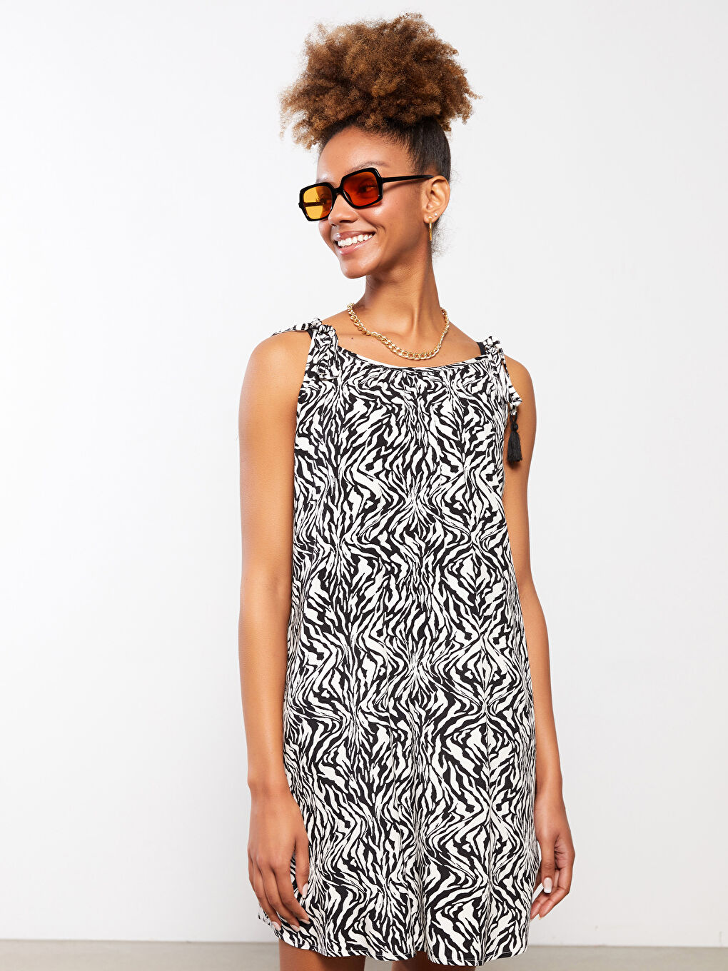 Robe de Plage pour Femmes à Motifs à Encolure en U et Fines Bretelles en Viscose-1