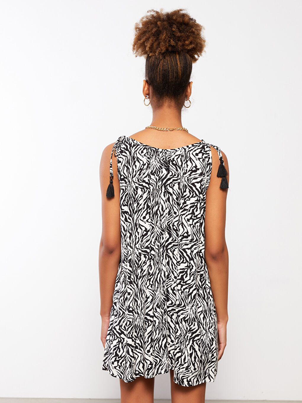 Robe de Plage pour Femmes à Motifs à Encolure en U et Fines Bretelles en Viscose-5