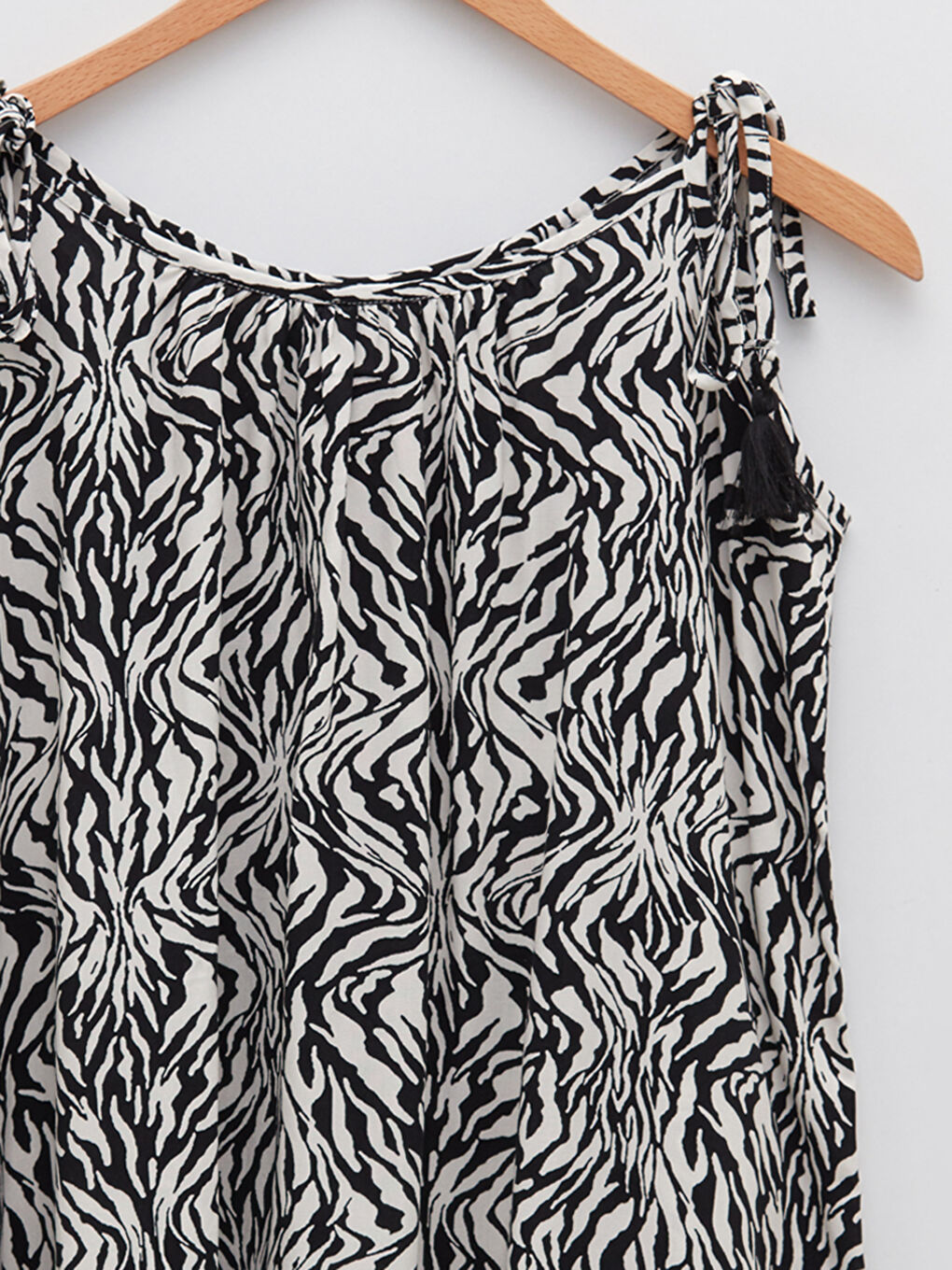 Robe de Plage pour Femmes à Motifs à Encolure en U et Fines Bretelles en Viscose-8
