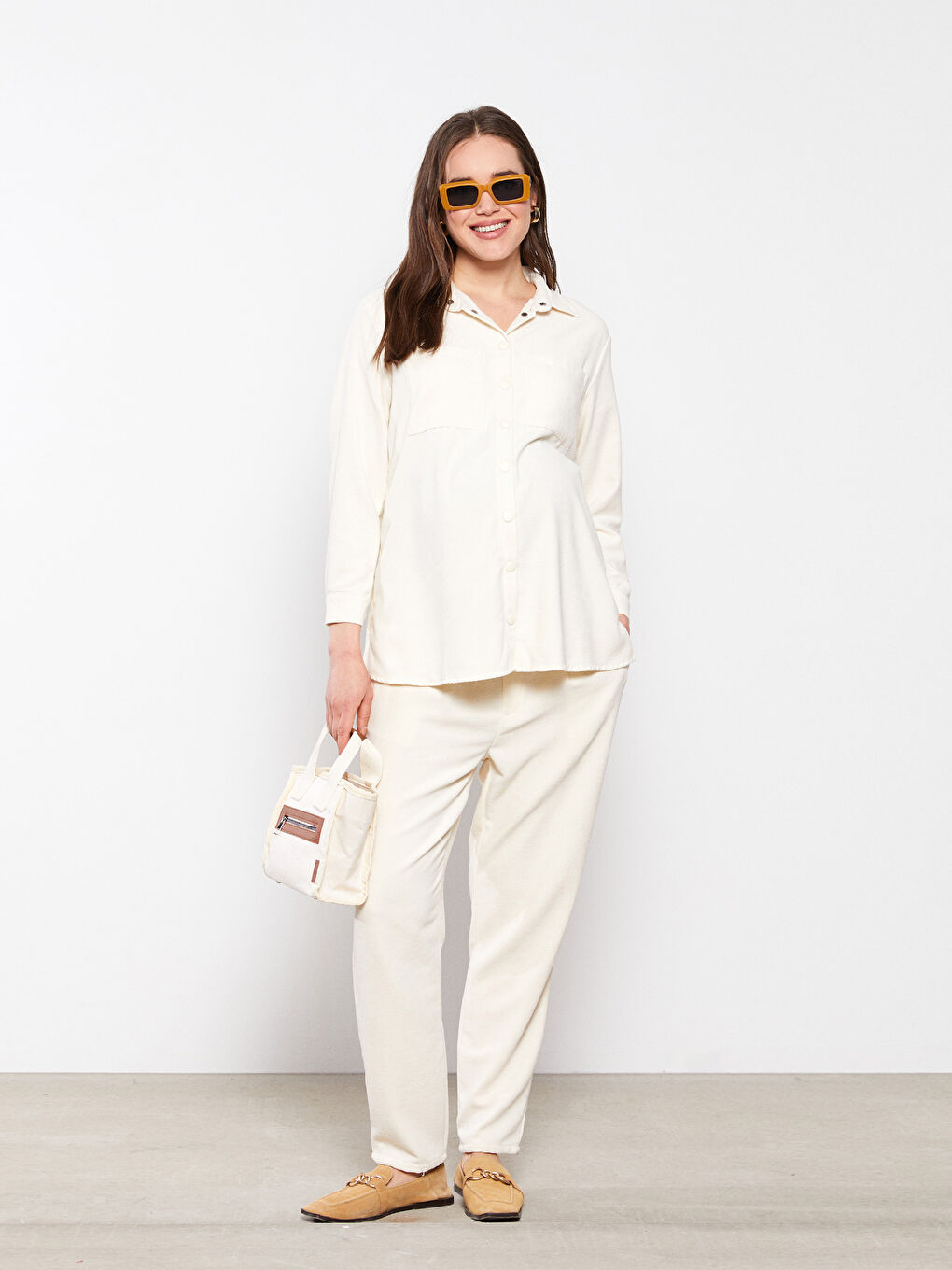 Bej Beli Lastikli Düz Cep Detaylı Kadife Hamile Pantolon