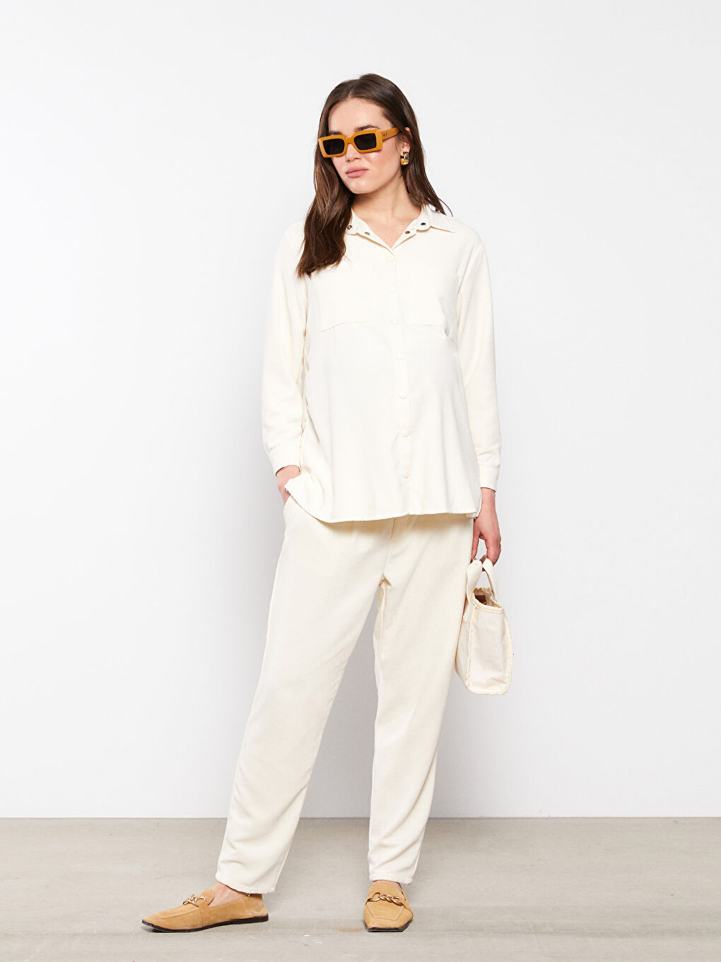 Bej Beli Lastikli Düz Cep Detaylı Kadife Hamile Pantolon-1