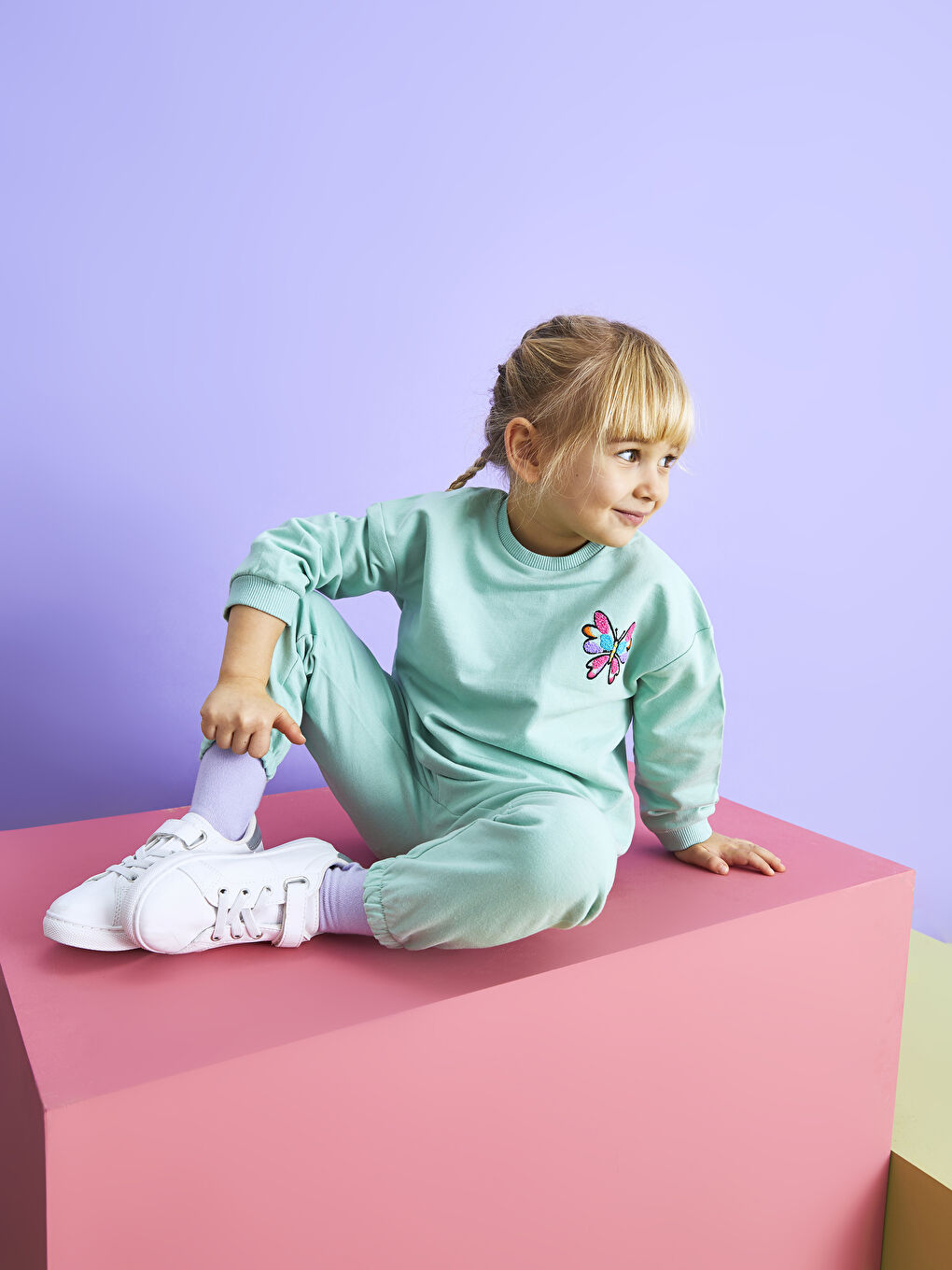 Yeşil Bisiklet Yaka Uzun Kollu Baskılı Kız Bebek Sweatshirt ve Pantolon 2'li Takım-1