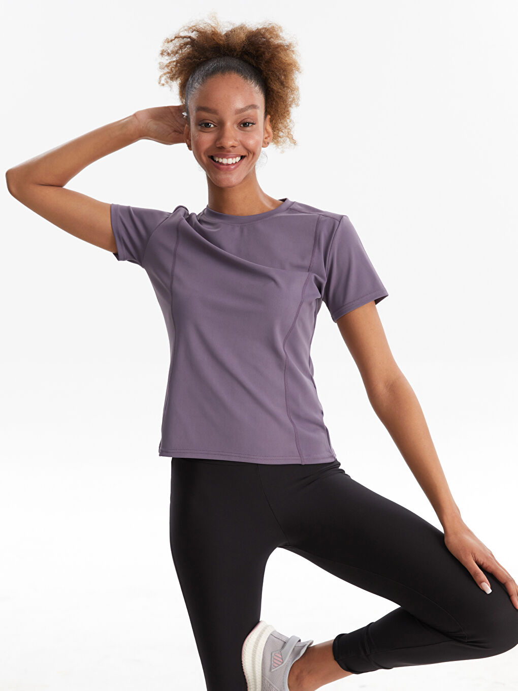 تي شيرت نساء كم قصير بسيط كول مدور