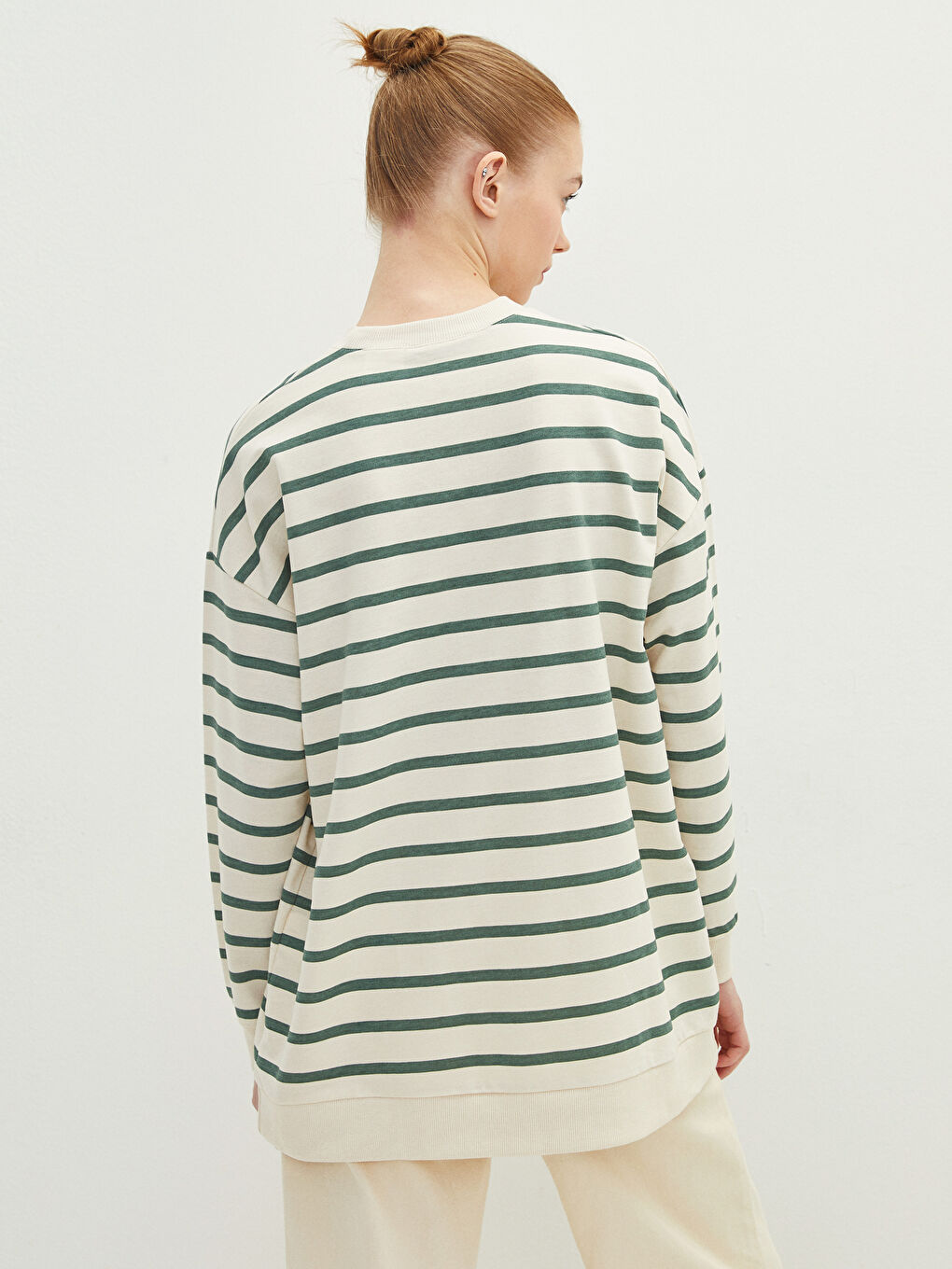 Bej Bisiklet Yaka Çizgili Tom&Jerry Nakışlı Uzun Kollu Kadın Sweatshirt Tunik-3