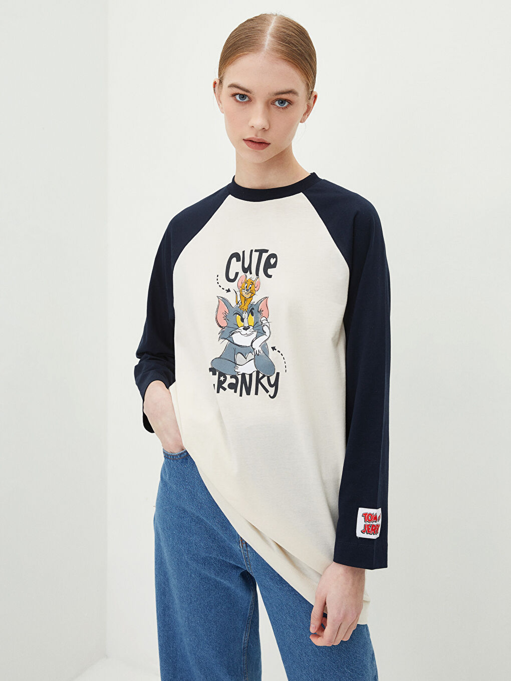 Lacivert Bisiklet Yaka Tom ve Jerry Baskılı Uzun Kollu Pamuklu Kadın Tunik-1