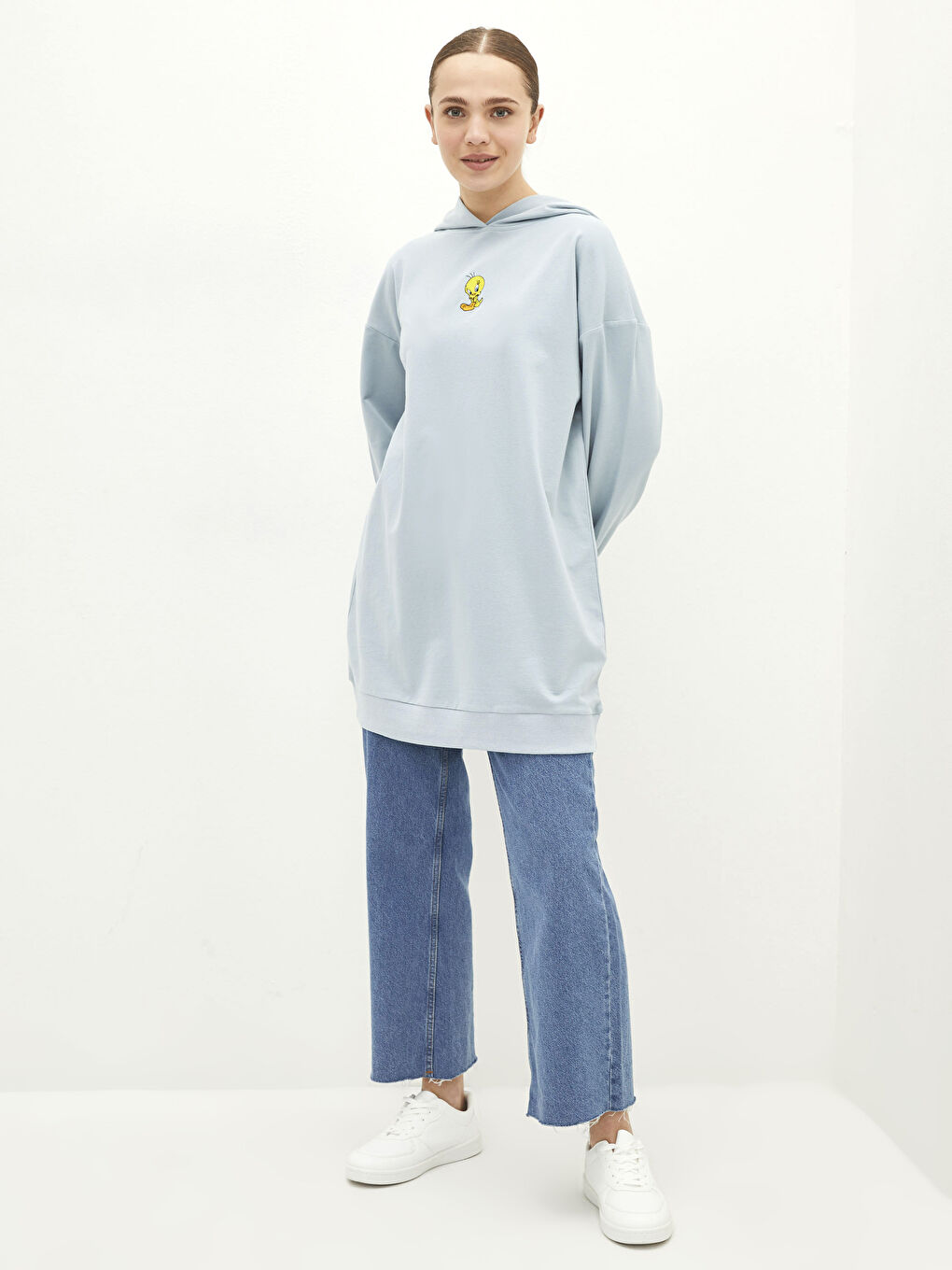 Mavi Kapüşonlu Tweety Nakışlı Uzun Kollu Kadın Sweatshirt Tunik-2