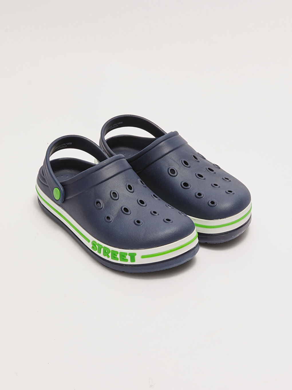 LCW STEPS Perforierte Jungen-Strandsandalen -S2EL76Z4-CRP
