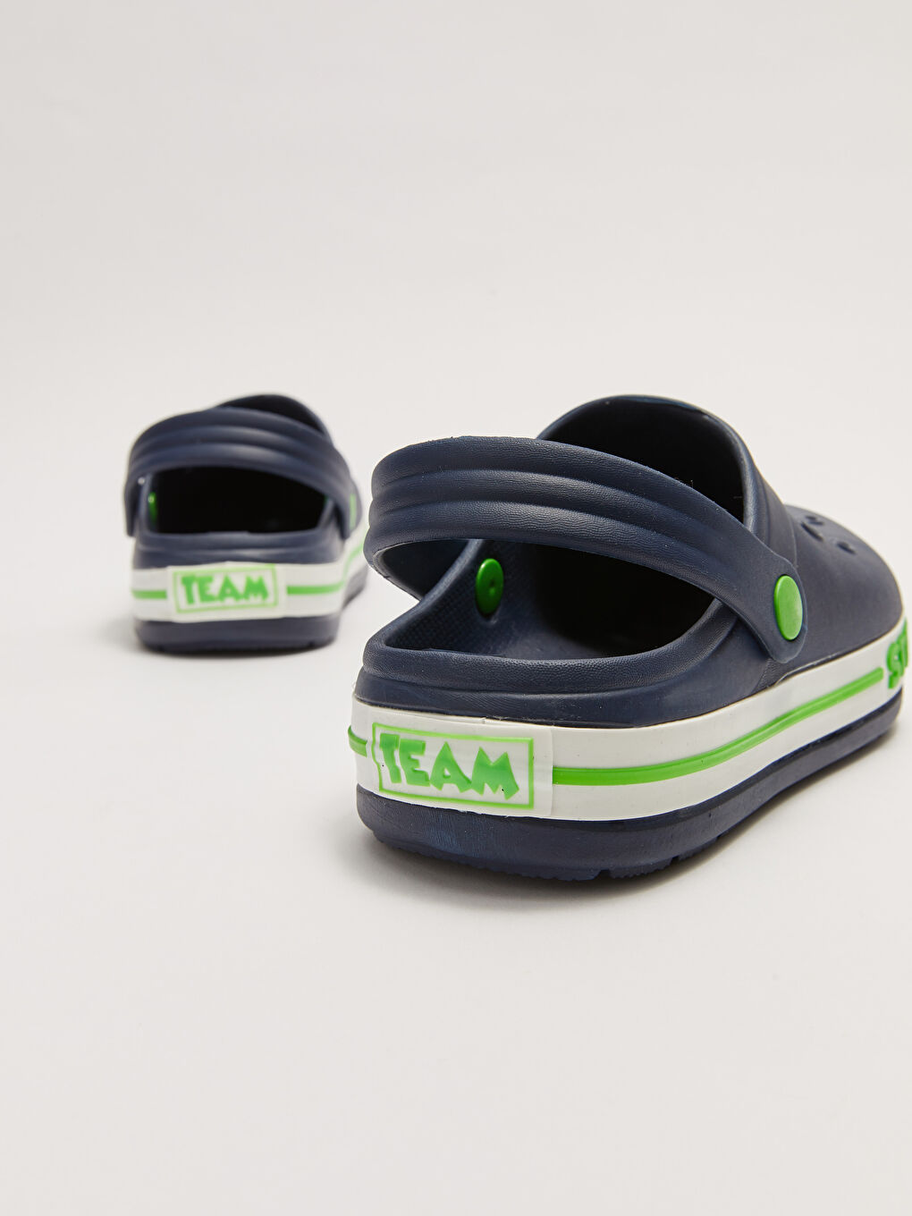 LCW STEPS Perforierte Jungen-Strandsandalen -S2EL76Z4-CRP