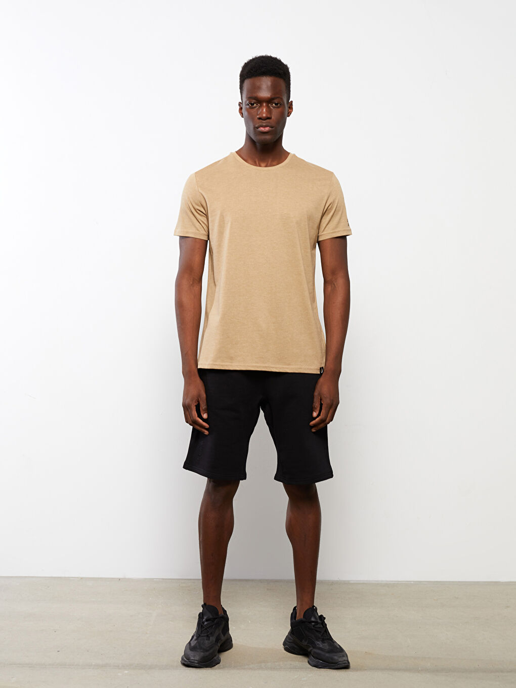 Bej Bisiklet Yaka Kısa Kollu Baskılı Erkek Tişört-2