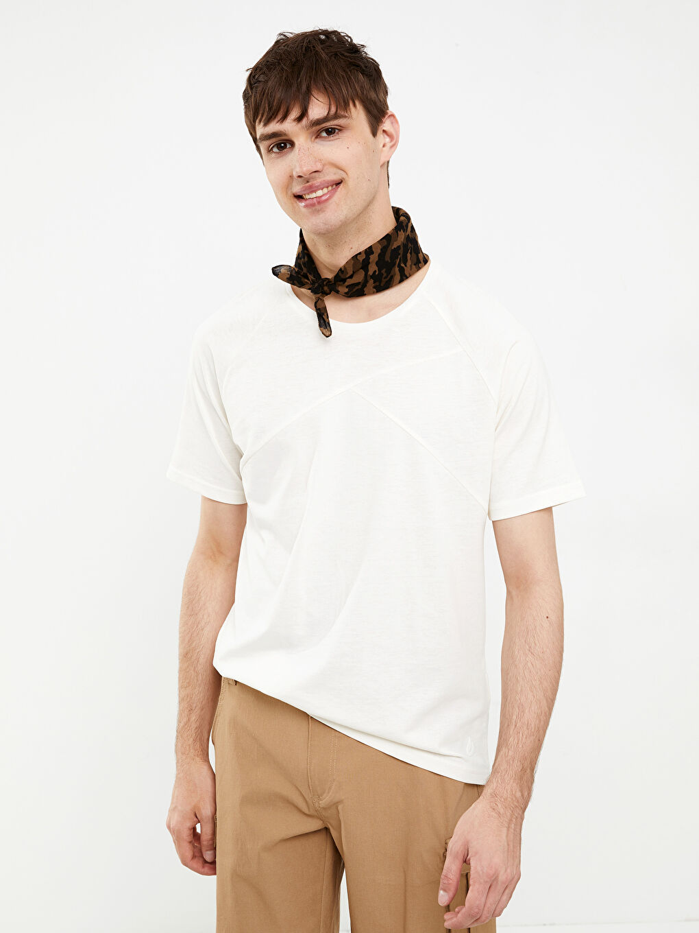 Ekru Bisiklet Yaka Kısa Kollu Erkek Tişört-1