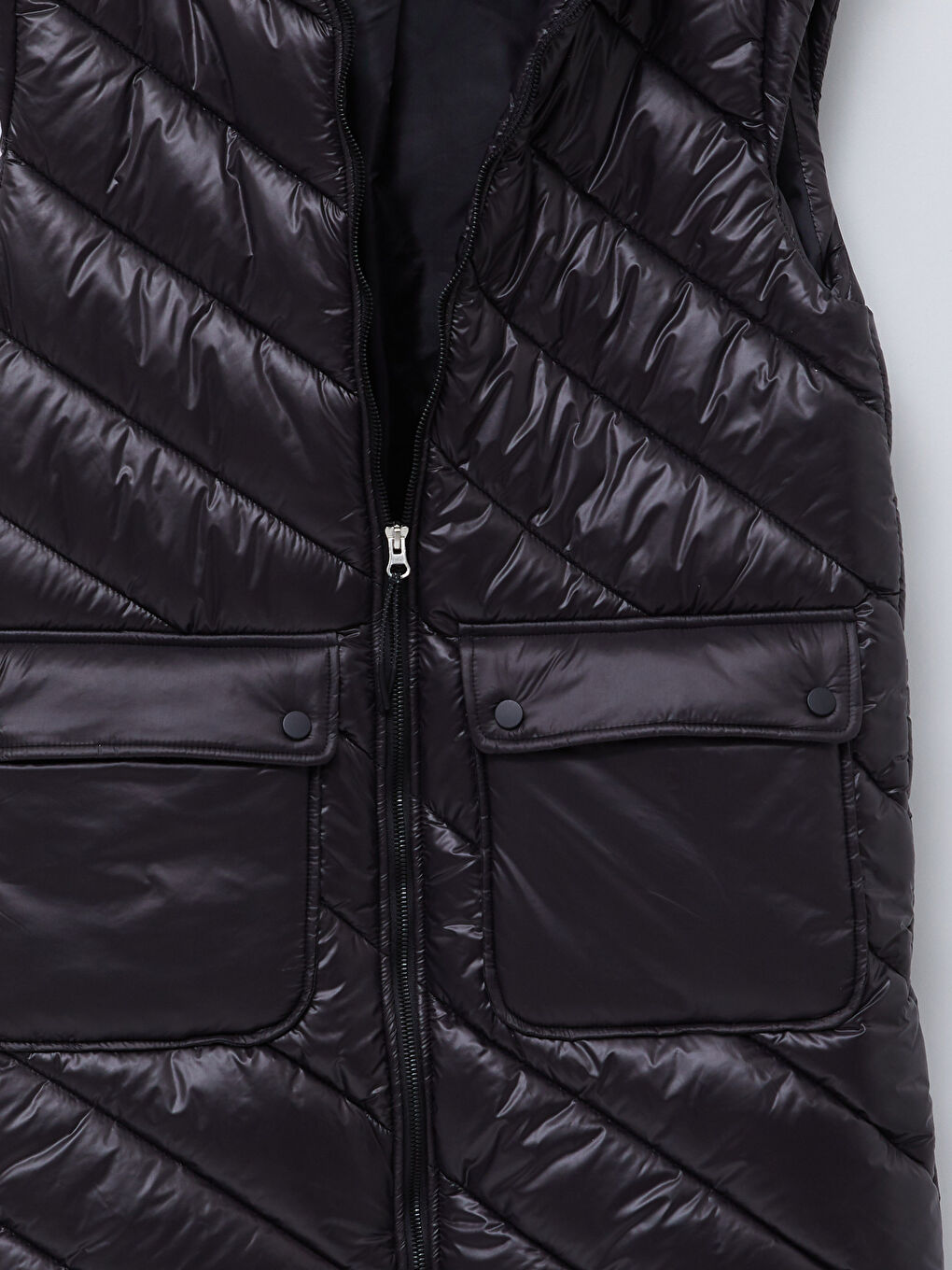 Siyah Kapüşonlu Düz Oversize Kadın Şişme Yelek-8