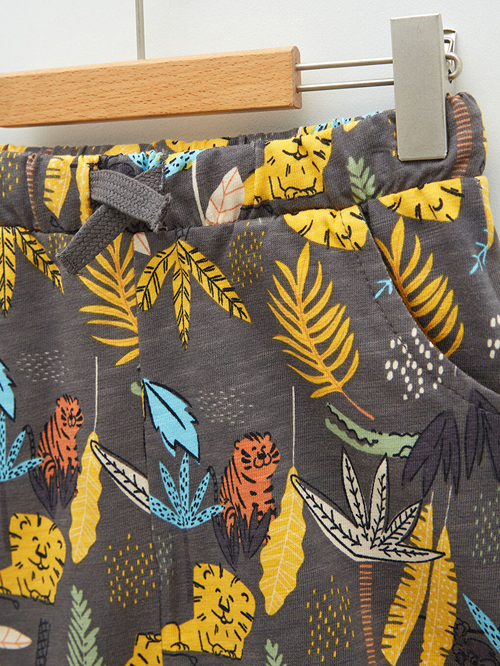 LCW baby Printed Cotton Baby Boy Shorts With Elastic Waist -S2EN94Z1-LRZ