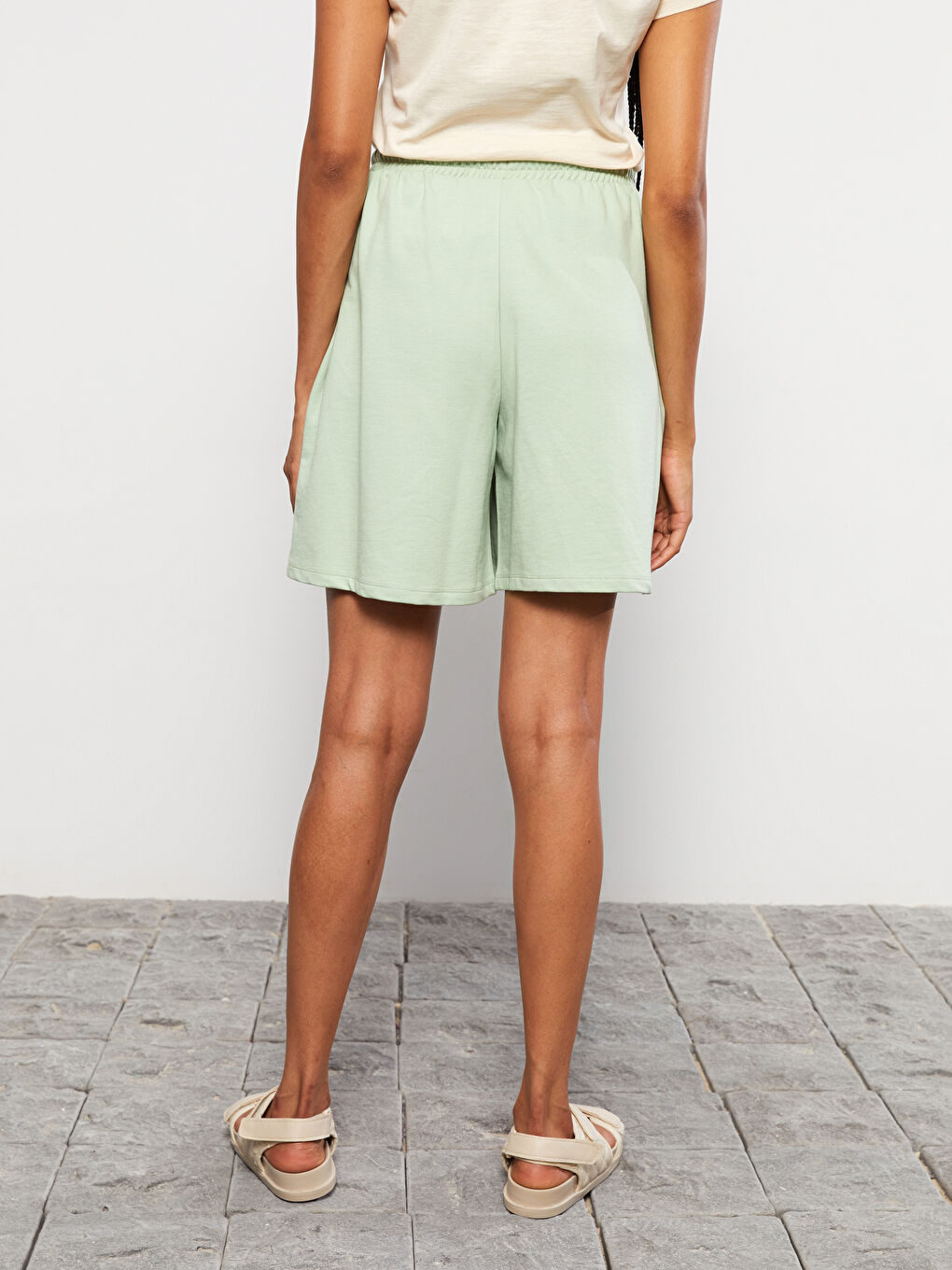 Yeşil Beli Lastikli Baskılı Kadın Şort-5