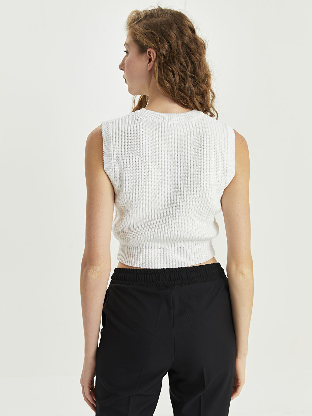 Ekru Bisiklet Yaka Nakışlı Kadın Triko Süveter-4