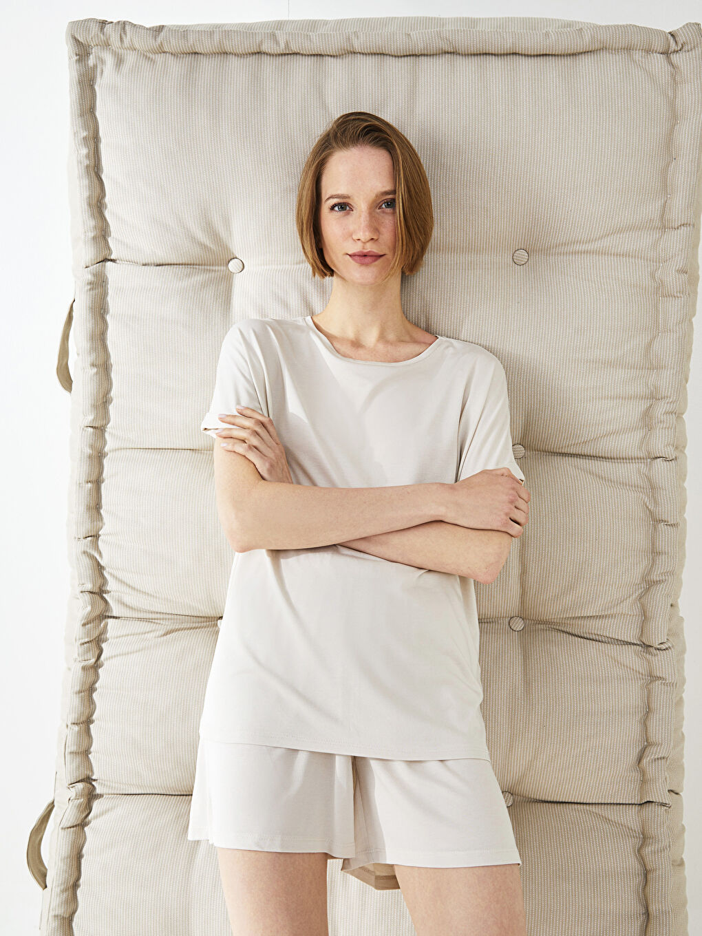 Gri Bisiklet Yaka Düz Kısa Kollu Kadın Pijama Takım-2