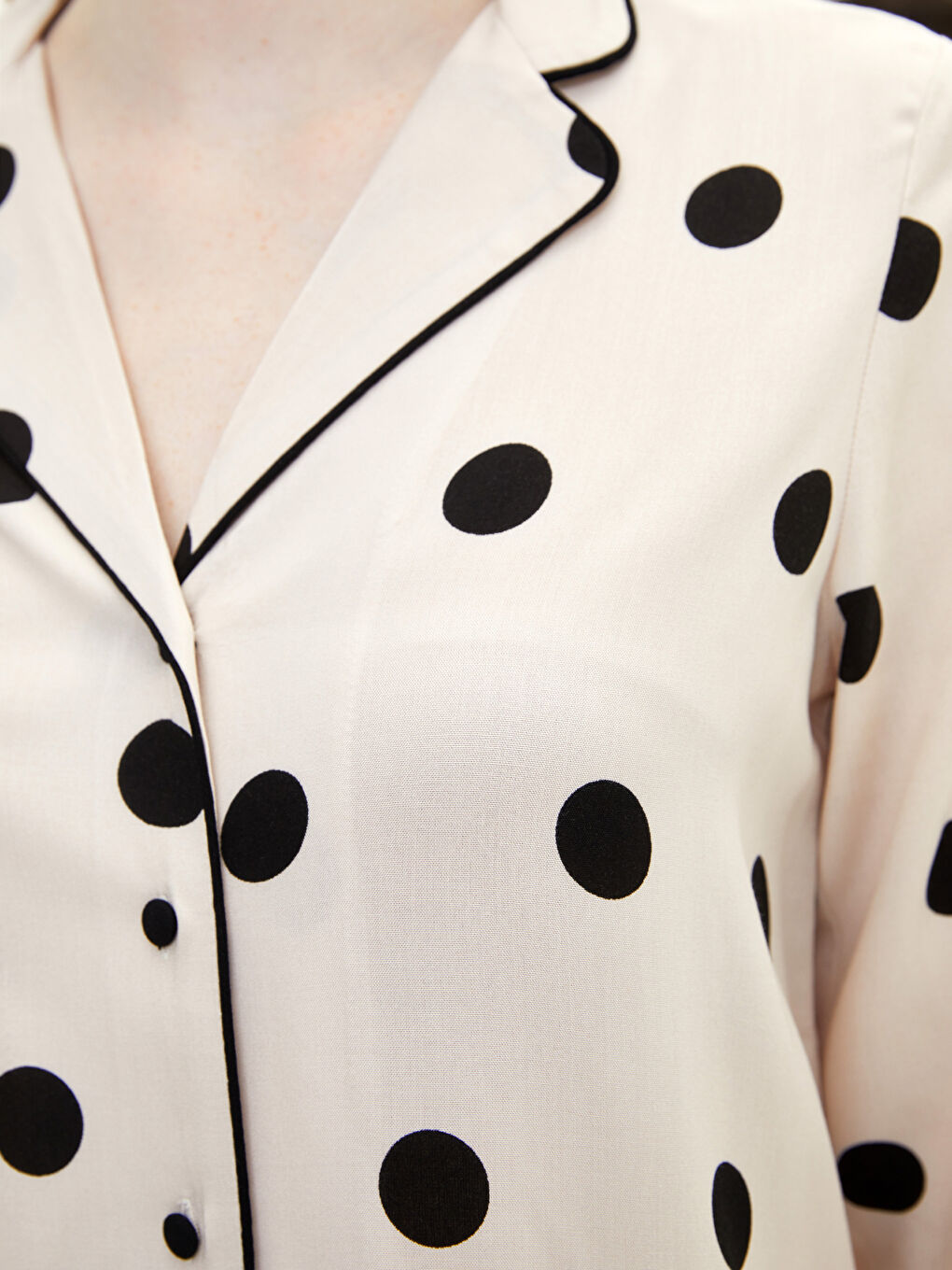 طقم بيجامة ياقة القميص نقشة البولكا دوت كم طويل فيسكوز للسيدات-2