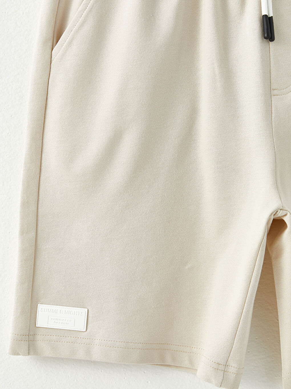 Bej Standart Kalıp Beli Bağlama Detaylı Erkek Şort-2