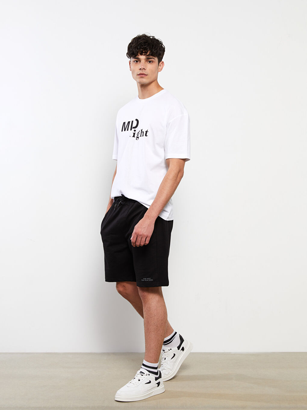 Siyah Standart Kalıp Erkek Spor Şort-1