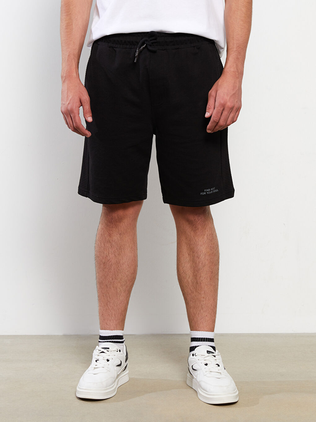 Siyah Standart Kalıp Erkek Spor Şort-3