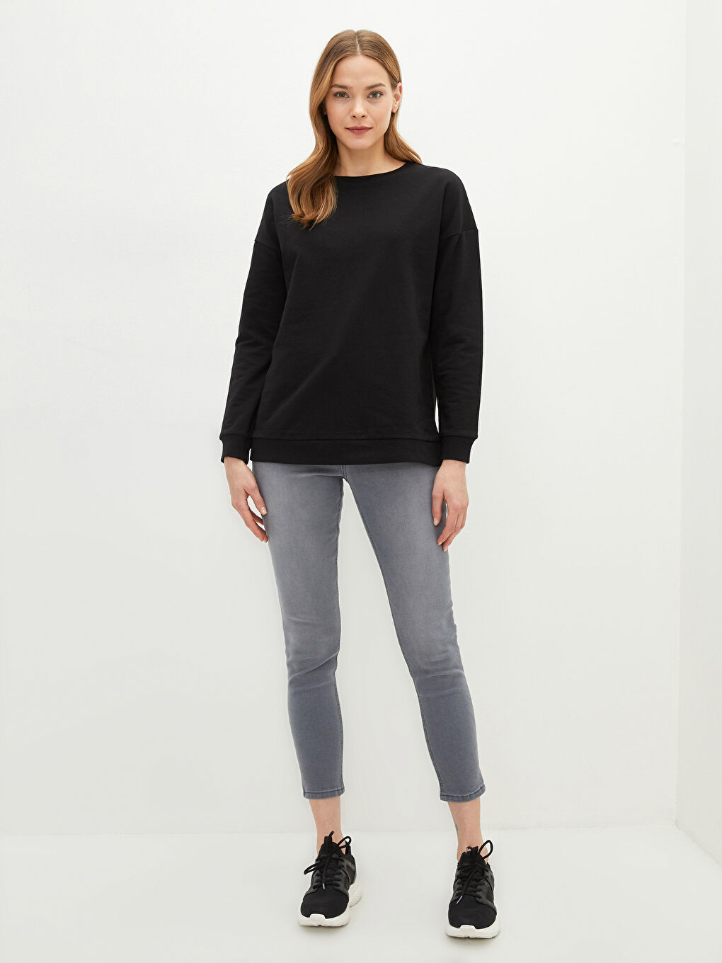 سويت شيرت كم طويل سادة بياقة دائرية للسيدات-1