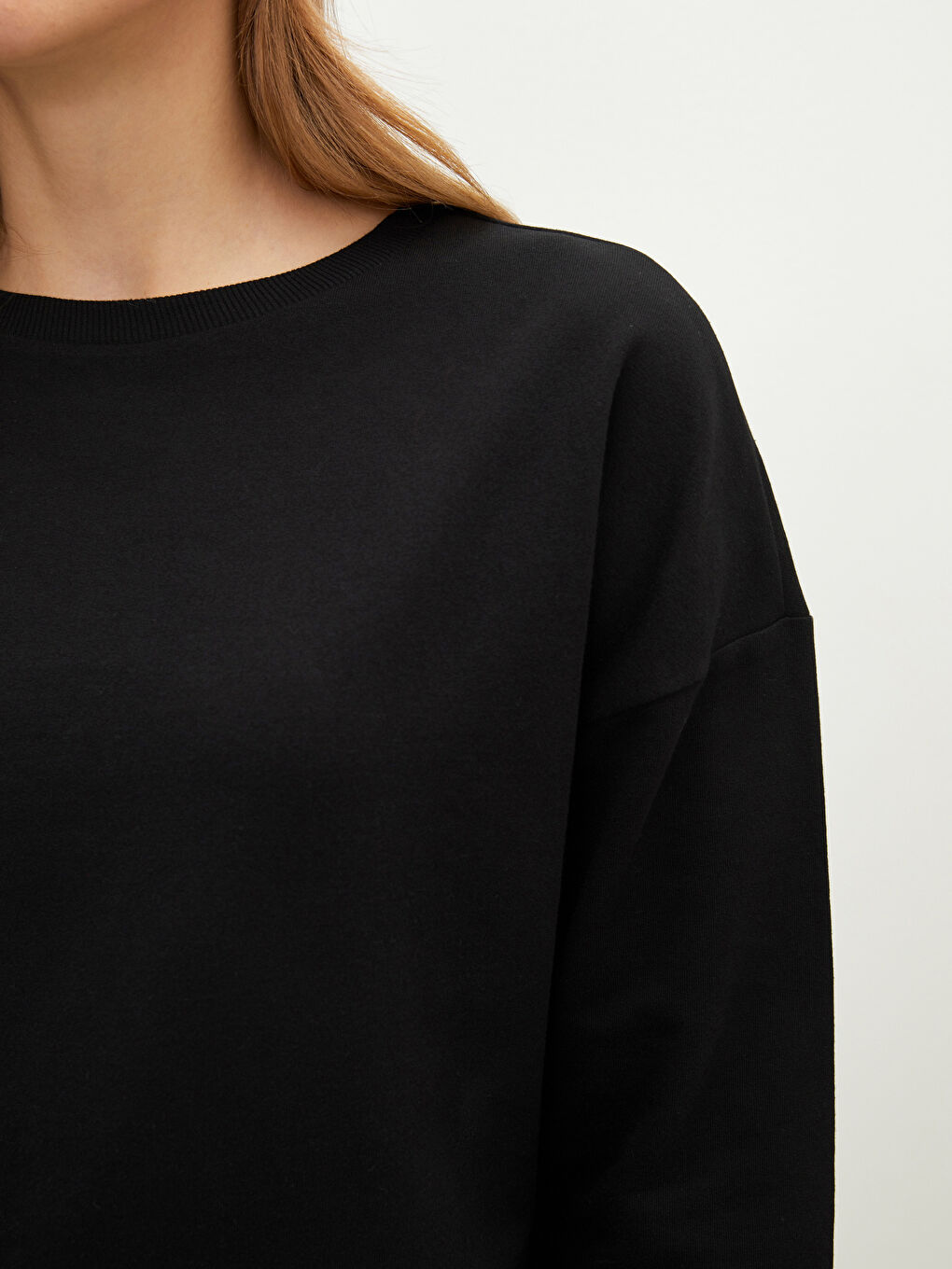 سويت شيرت كم طويل سادة بياقة دائرية للسيدات-3