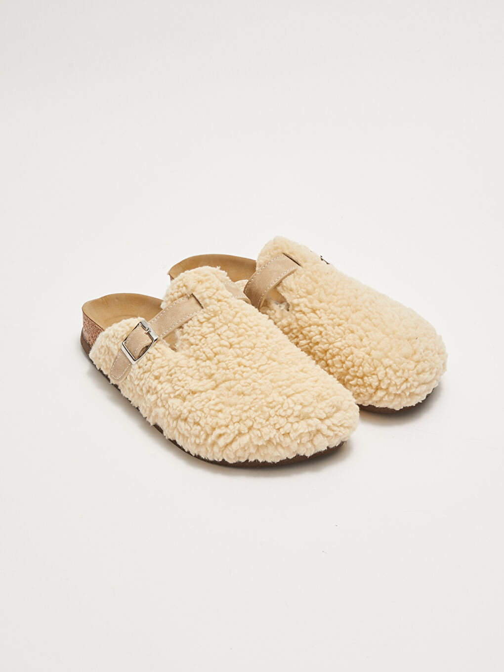 Ekru Toka ve Pelüş Detaylı Kadın Ev Terliği