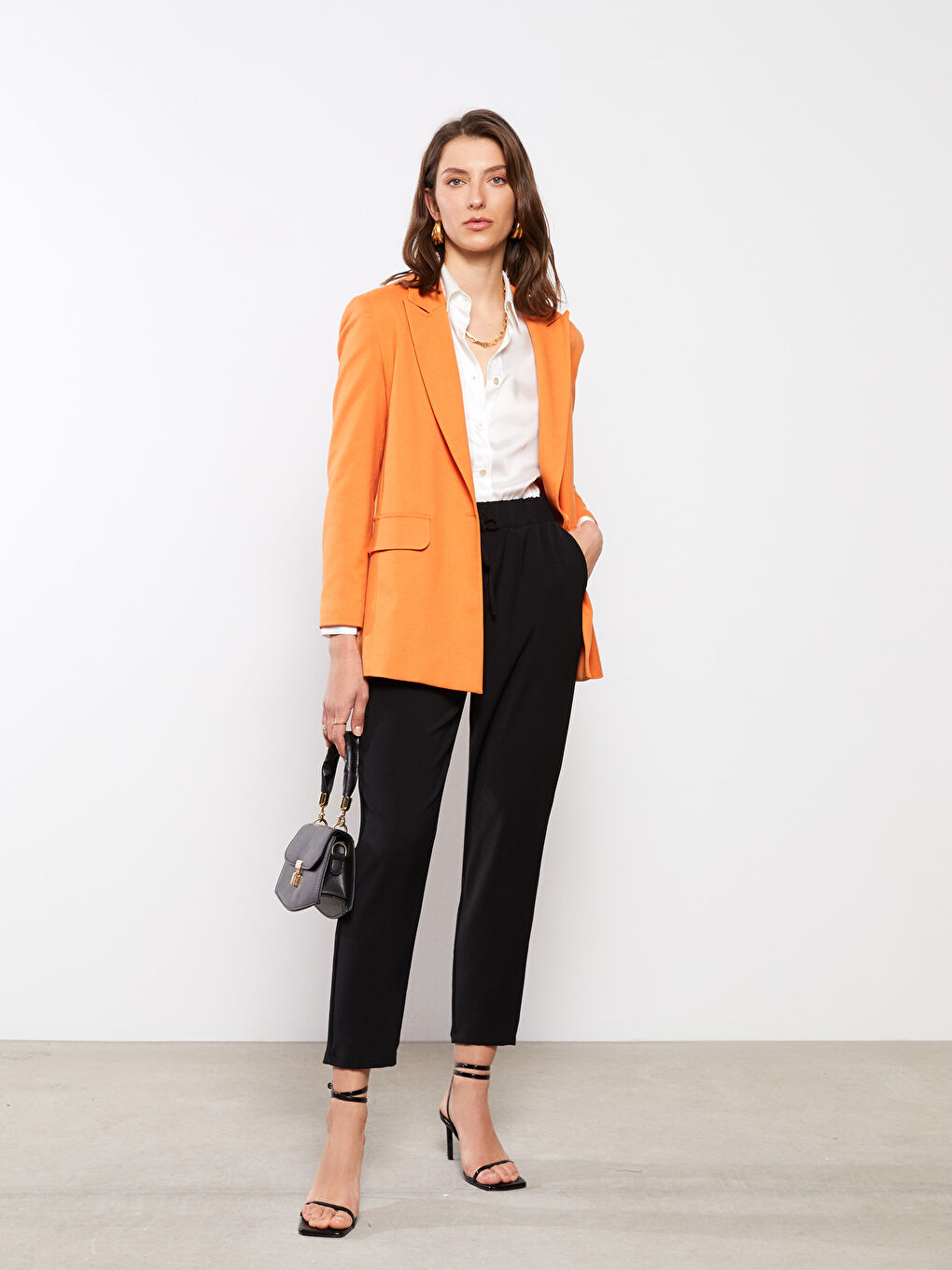 Женские спортивные штаны с эластичной резинкой на талии и карманами-1