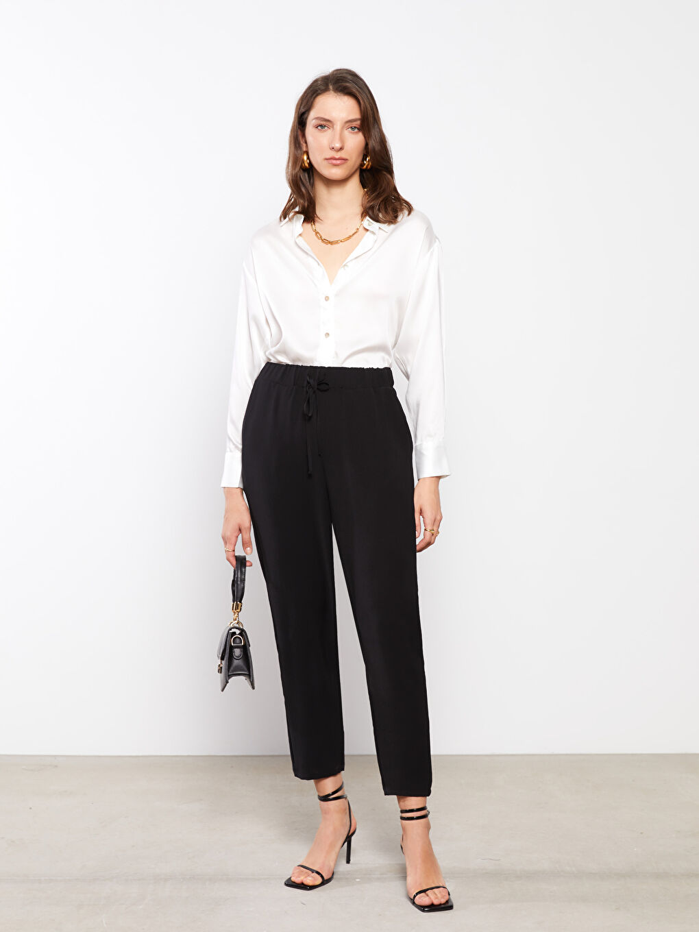 Женские спортивные штаны с эластичной резинкой на талии и карманами-5