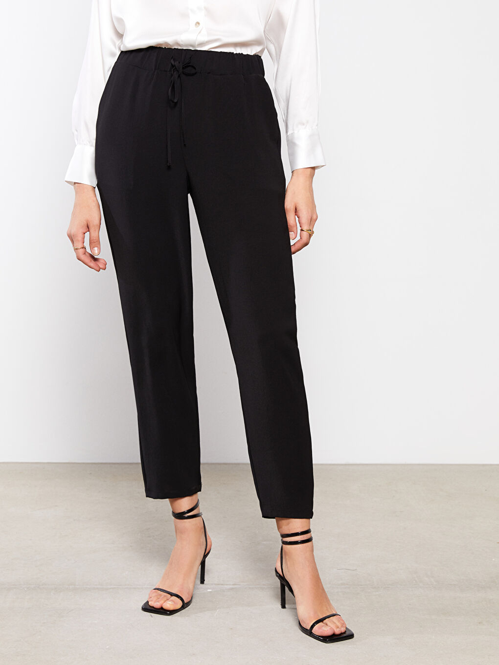 Женские спортивные штаны с эластичной резинкой на талии и карманами-7