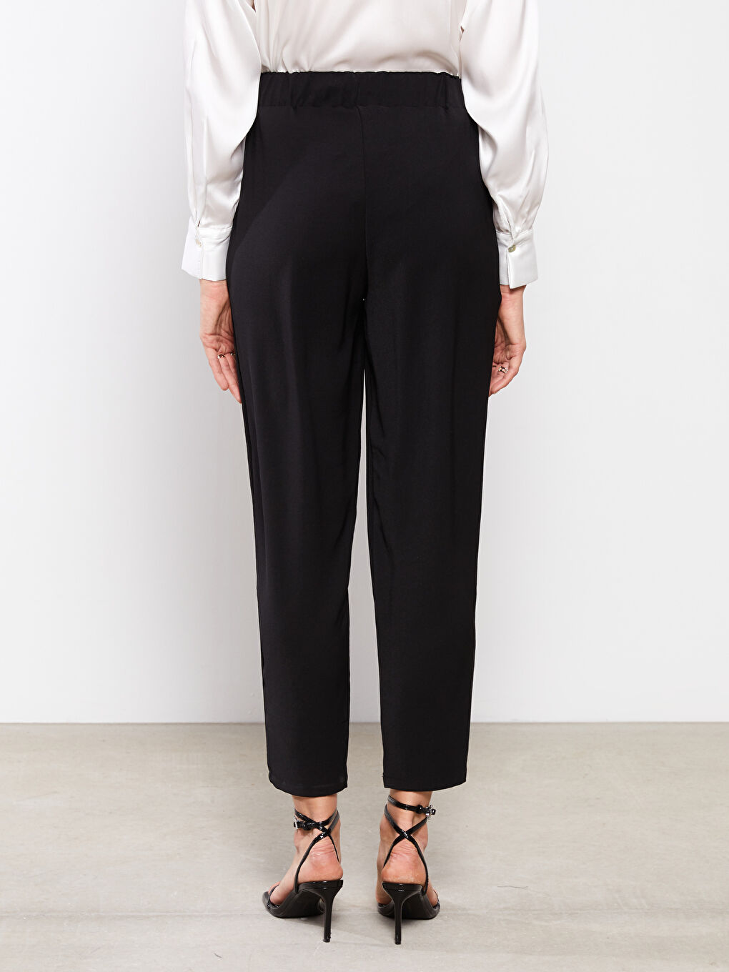 Женские спортивные штаны с эластичной резинкой на талии и карманами-9