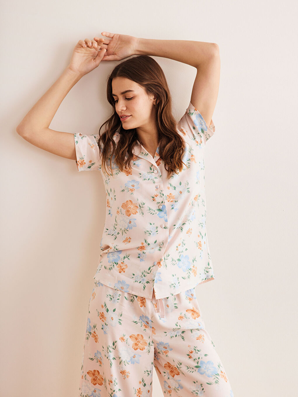 LCW DREAM Hemdkragen Blumig Kurzarm Viskose Damen Pyjama-Set -S2ER49Z8-LT4